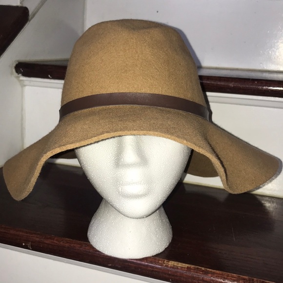 tan wool floppy hat